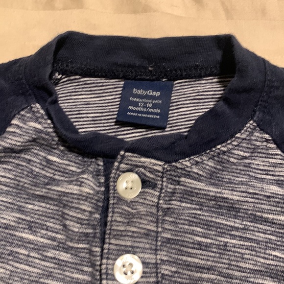 Baby Gap blue crew long sleeve T-shirt 12-18months - Picture 3 of 4